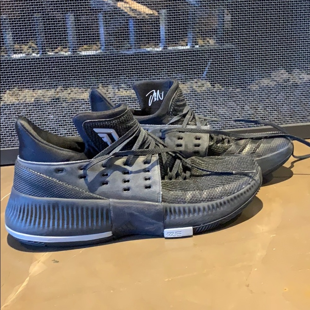 Black Dame 3 Lights Out